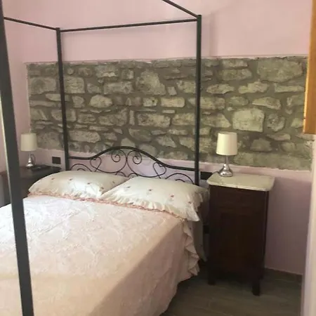Porta Di Sotto Bed & Breakfast Fivizzano