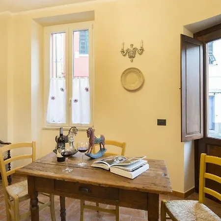 Porta Di Sotto Bed & Breakfast *